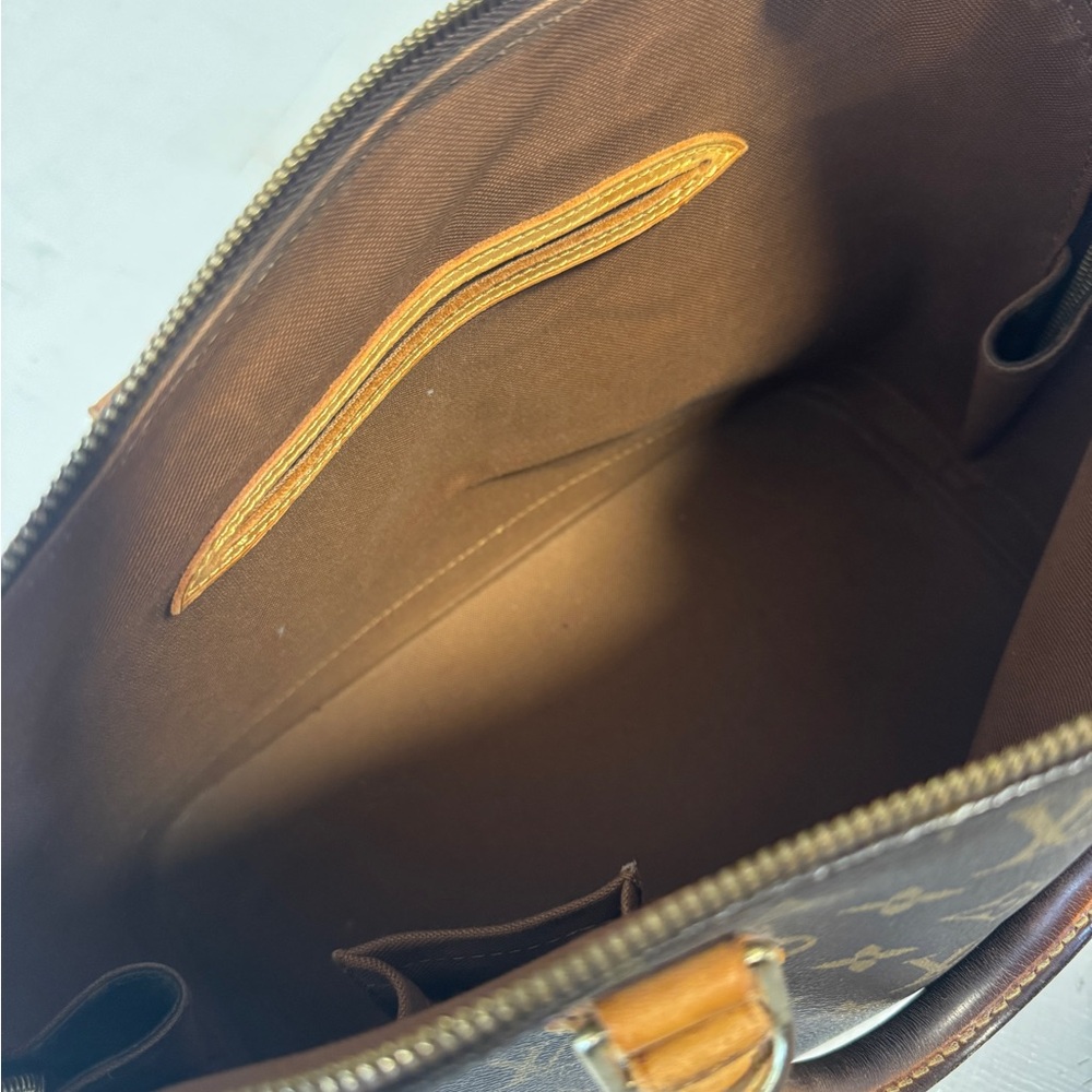 Louis Vuitton Monogram Alma PM Bag - Picture 4 of 9